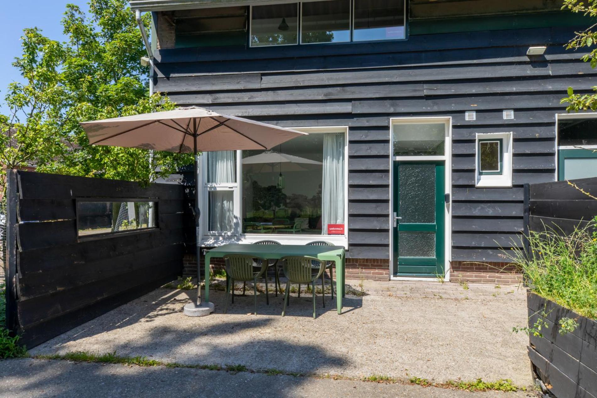 Beneden appartement Kon. Emmaweg 6, Vrouwenpolder Buitenkant foto